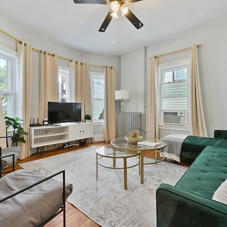 The Maverick - Luxurious Apartment - Free Parking - 2 Miles From Boston Logan Airport Chelsea Luaran gambar