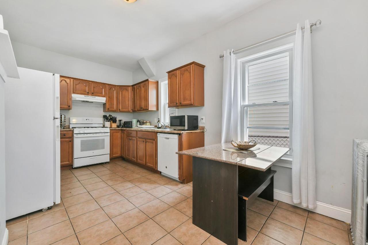 The Maverick - Luxurious Apartment - Free Parking - 2 Miles From Boston Logan Airport Chelsea Luaran gambar